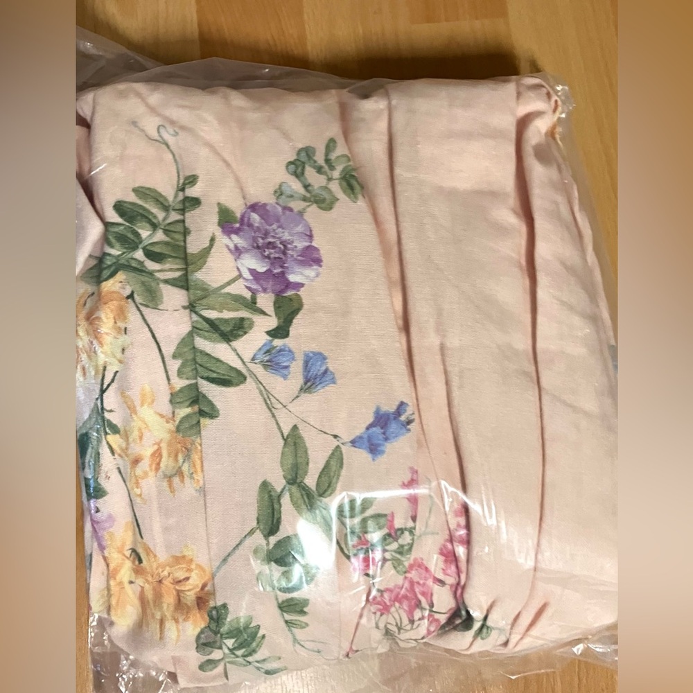 Taylor Cream Floral-Print Belted Fit & Flare Maxi
Dress: Size 8 - Picture 7 of 8